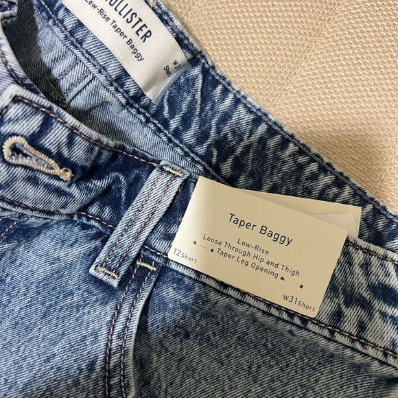 Hollister Low Rise Taper Baggy Jeans - Picture 3 of 3